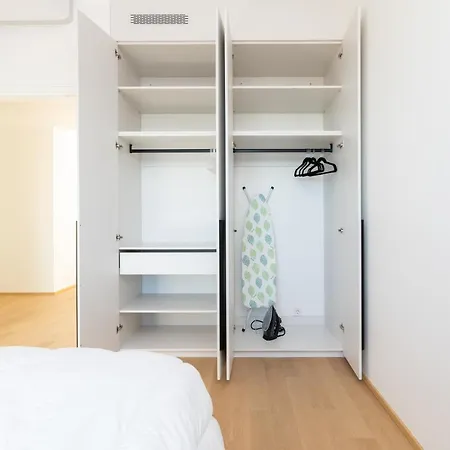 4Bdr Modern And Stylish Apartment Near Kadriorg With Free Parking Tallinn Exterior photo