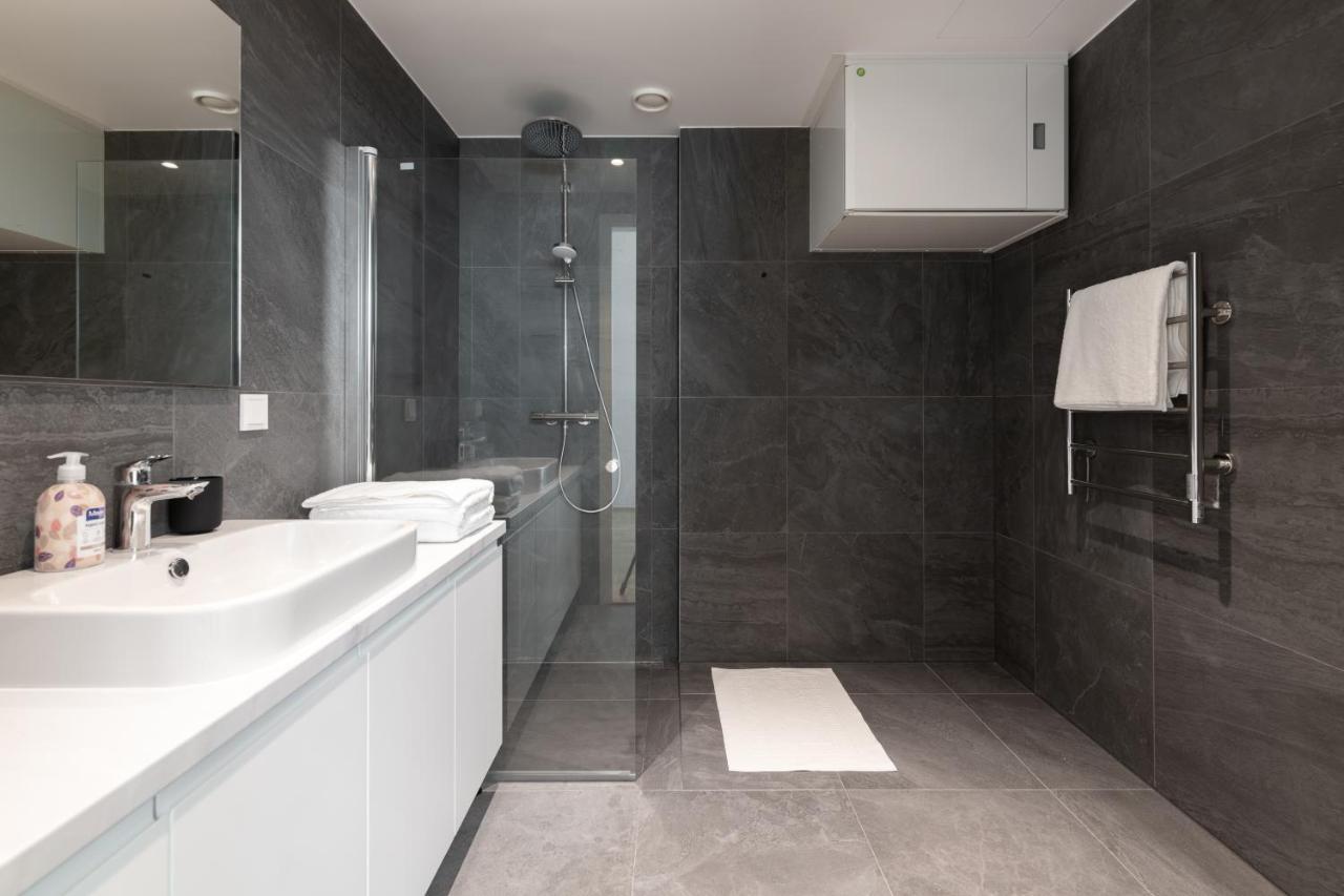 4bdr Modern And Stylish Near Kadriorg With Free Parking Tallinn