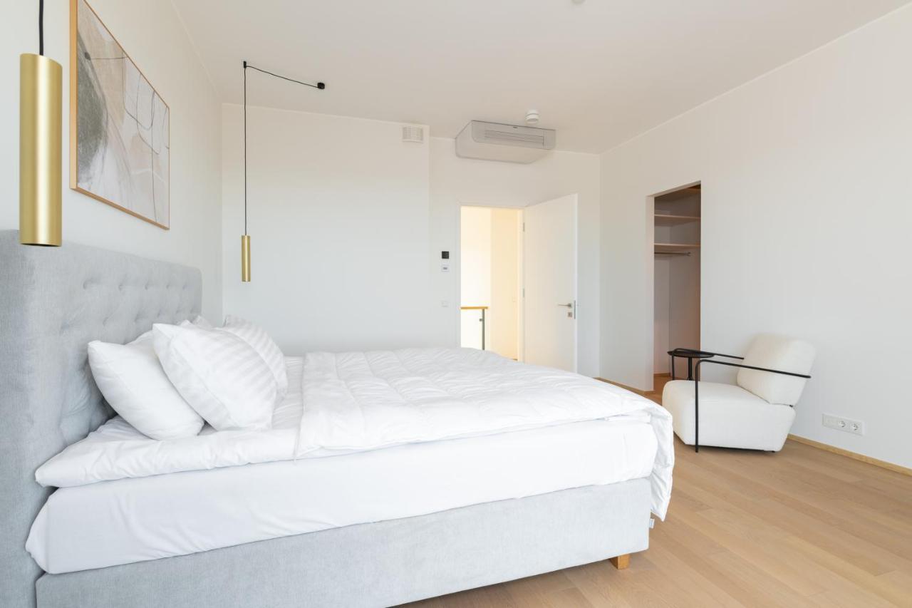 Apartment 4bdr Modern And Stylish Near Kadriorg With Free Parking *