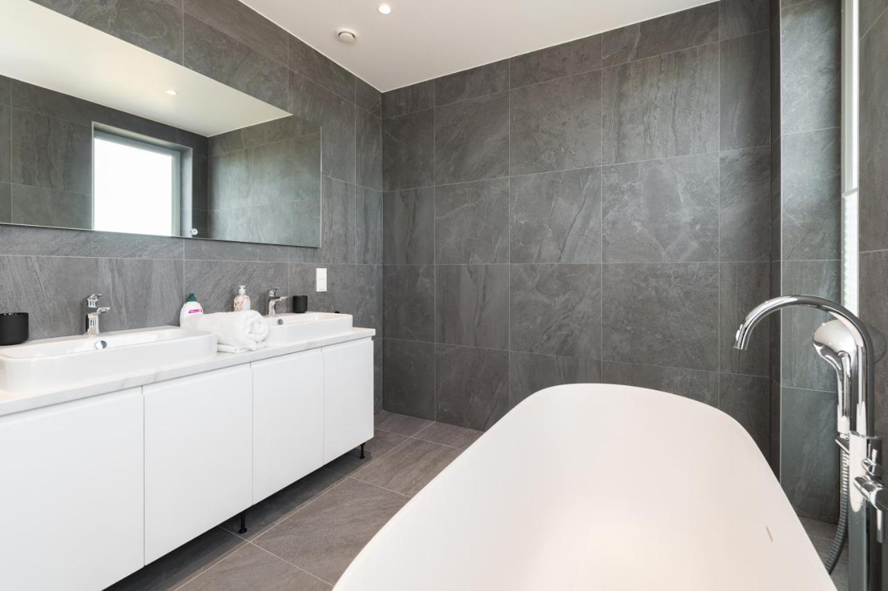 Apartment 4bdr Modern And Stylish Near Kadriorg With Free Parking *